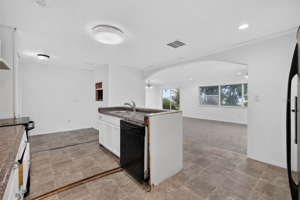 En Venta: $898,000 (4 camas, 3 baños, 2708 Pies cuadrados)