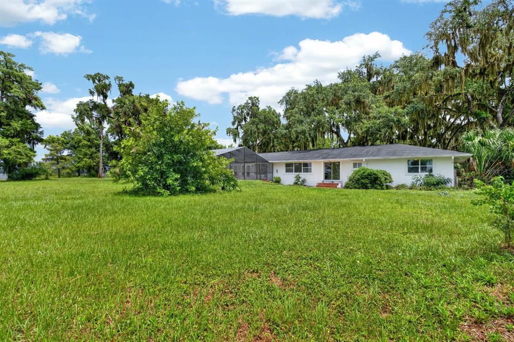 En Venta: $898,000 (4 camas, 3 baños, 2708 Pies cuadrados)