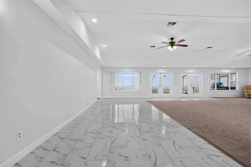 En Venta: $898,000 (4 camas, 3 baños, 2708 Pies cuadrados)