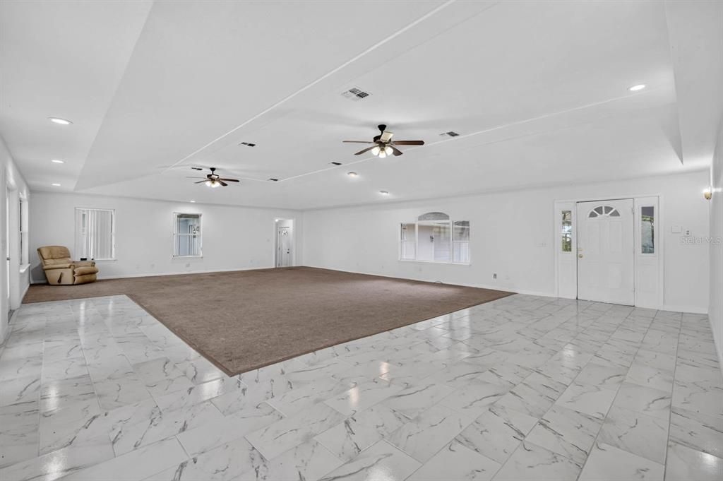 En Venta: $898,000 (4 camas, 3 baños, 2708 Pies cuadrados)