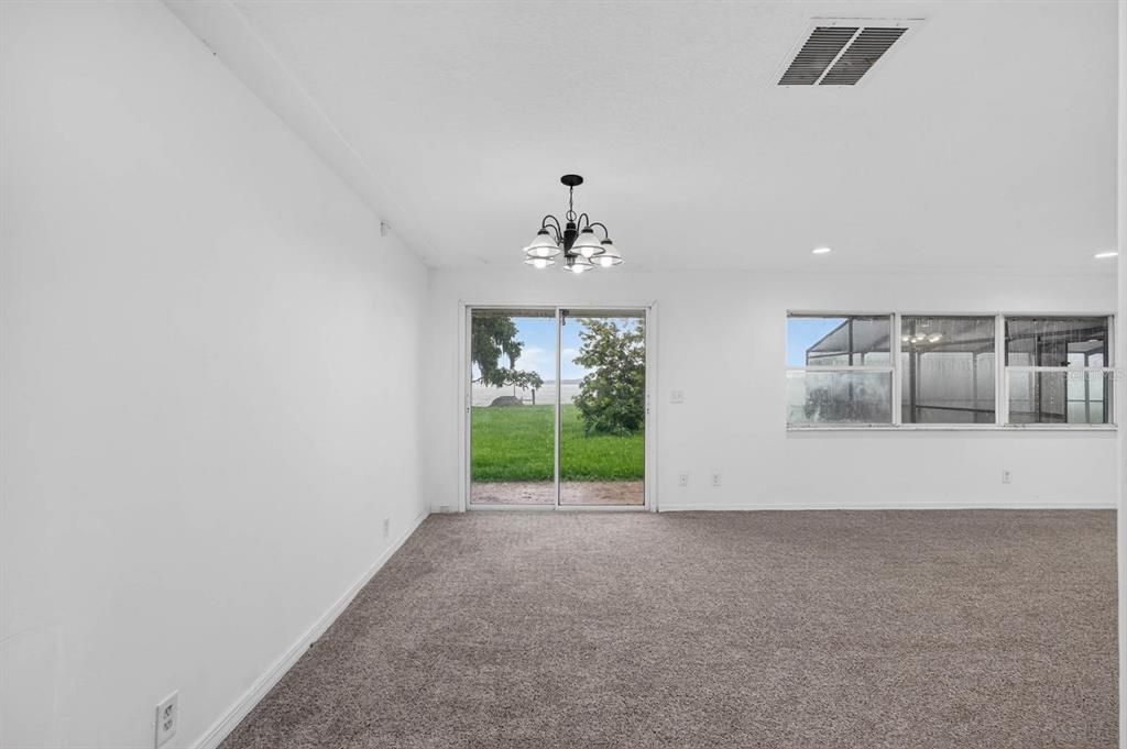 En Venta: $898,000 (4 camas, 3 baños, 2708 Pies cuadrados)