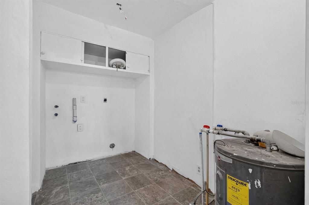 En Venta: $898,000 (4 camas, 3 baños, 2708 Pies cuadrados)