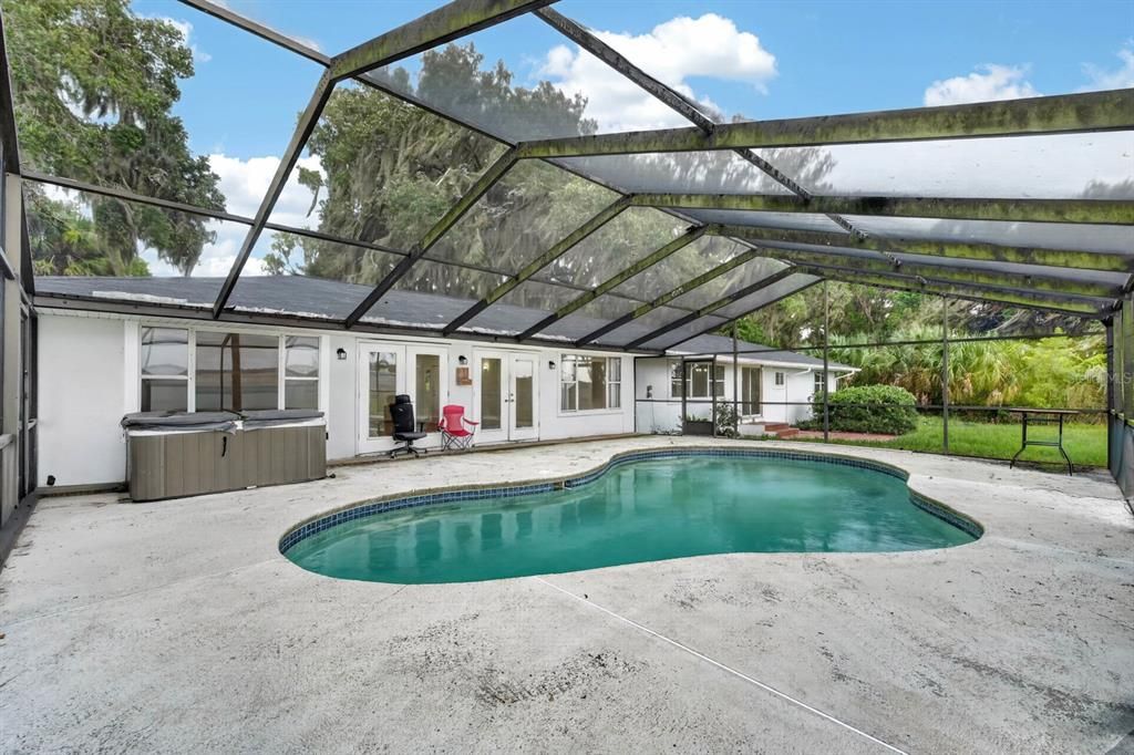 En Venta: $898,000 (4 camas, 3 baños, 2708 Pies cuadrados)