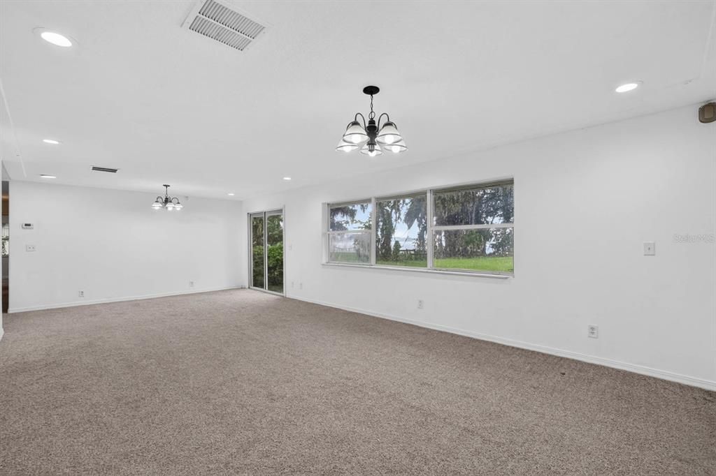En Venta: $898,000 (4 camas, 3 baños, 2708 Pies cuadrados)