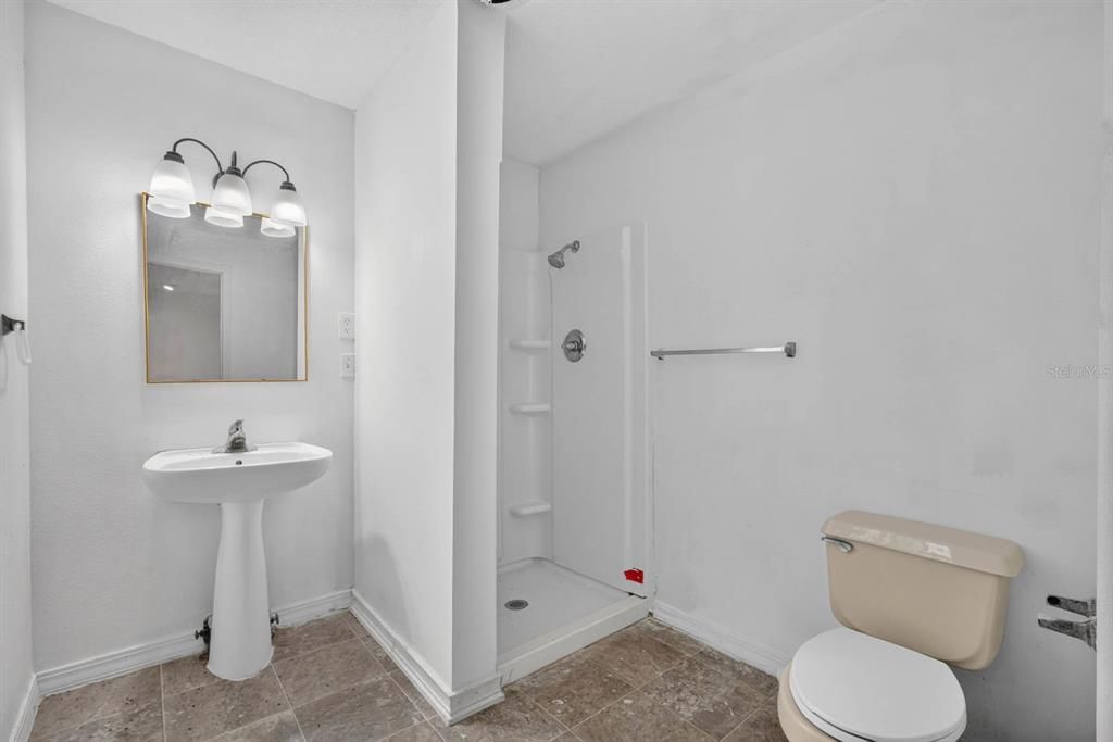 En Venta: $898,000 (4 camas, 3 baños, 2708 Pies cuadrados)