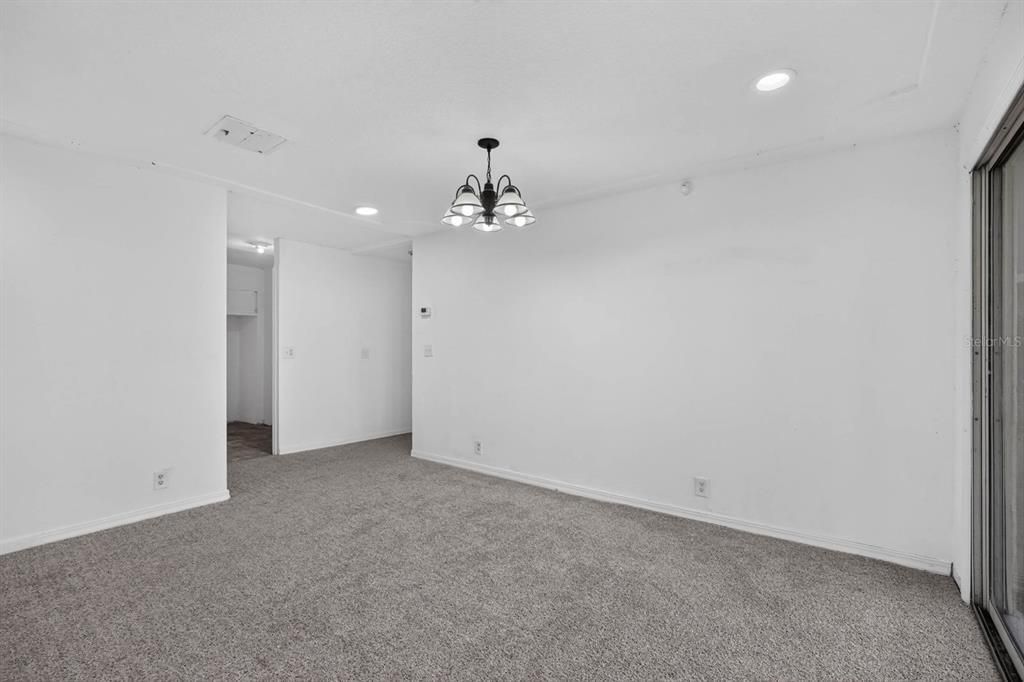 En Venta: $898,000 (4 camas, 3 baños, 2708 Pies cuadrados)