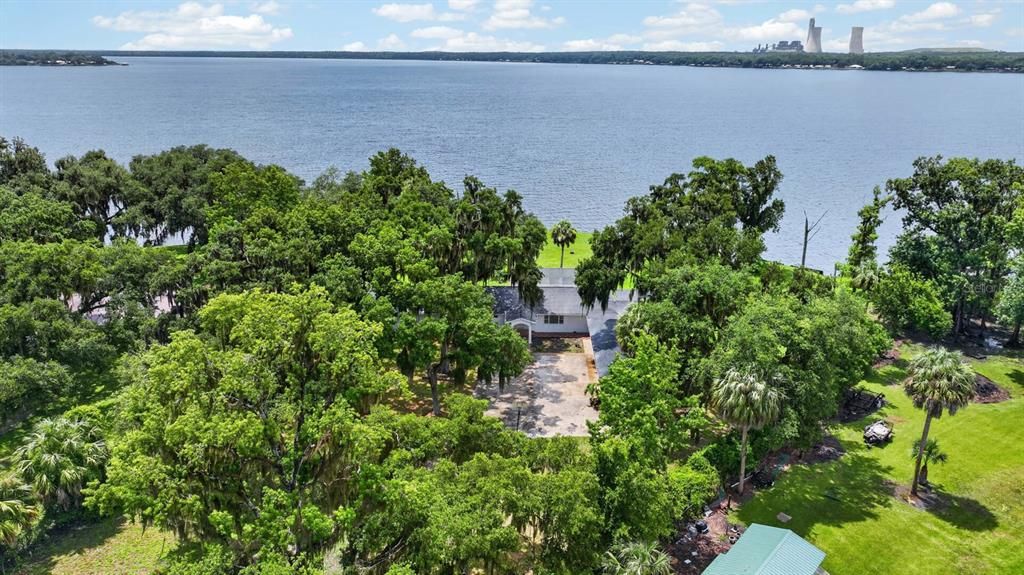 En Venta: $898,000 (4 camas, 3 baños, 2708 Pies cuadrados)