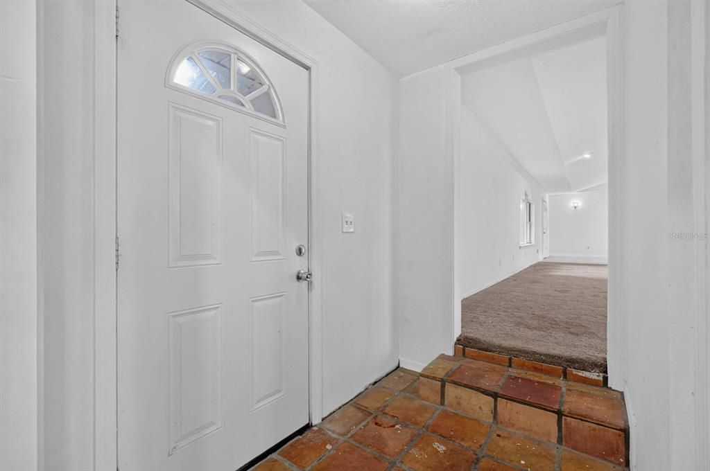 En Venta: $898,000 (4 camas, 3 baños, 2708 Pies cuadrados)