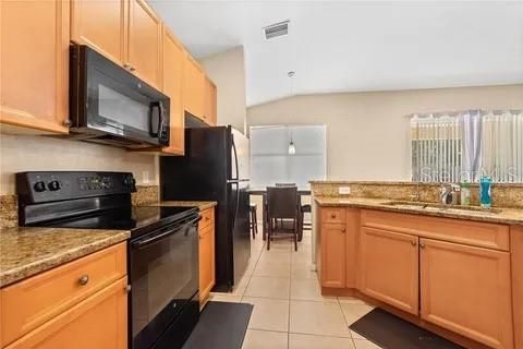 For Rent: $3,000 (4 beds, 2 baths, 1773 Square Feet)