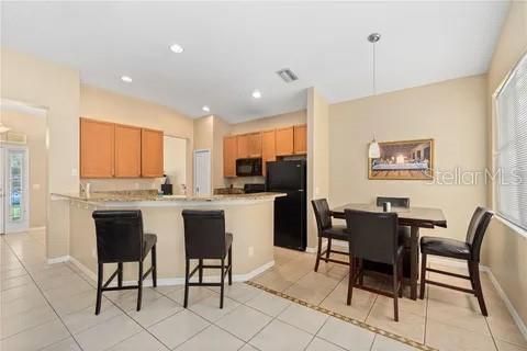 For Rent: $3,000 (4 beds, 2 baths, 1773 Square Feet)