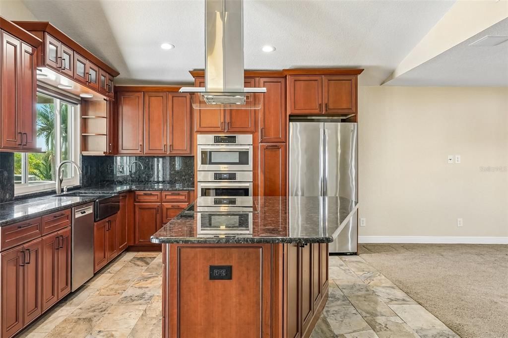 На продажу: $895,000 (3 спален, 2 ванн, 1692 Квадратных фут)