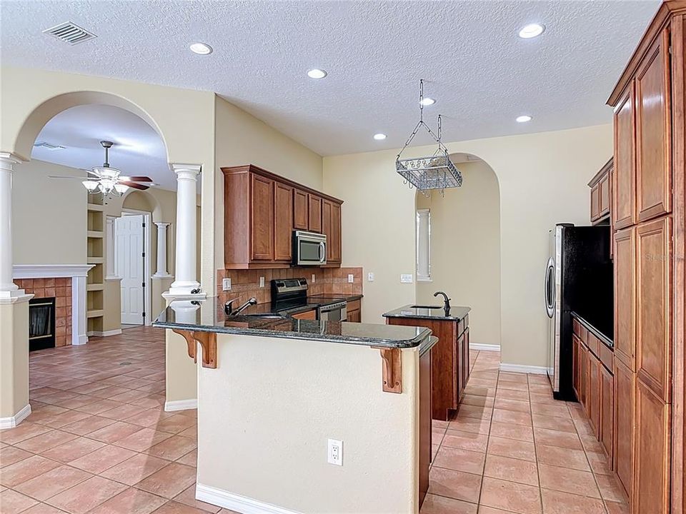 For Sale: $675,000 (3 beds, 2 baths, 2955 Square Feet)
