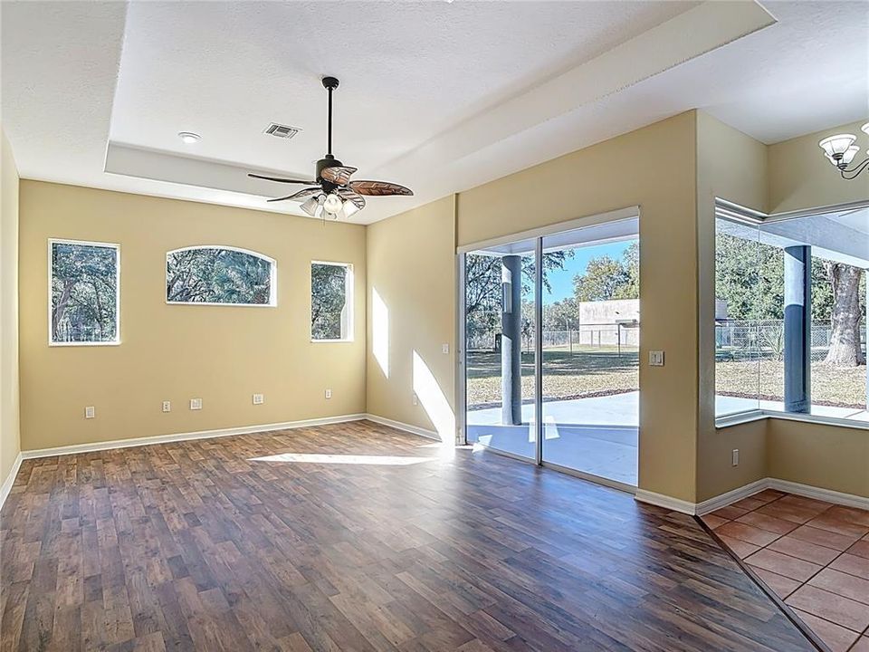 For Sale: $675,000 (3 beds, 2 baths, 2955 Square Feet)