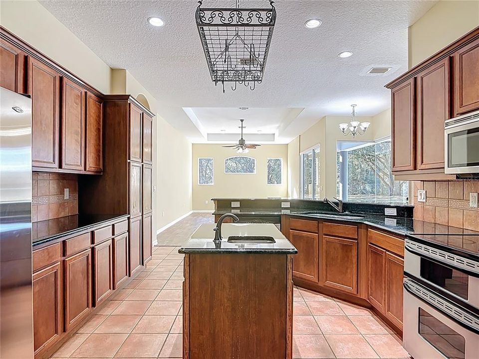 For Sale: $675,000 (3 beds, 2 baths, 2955 Square Feet)