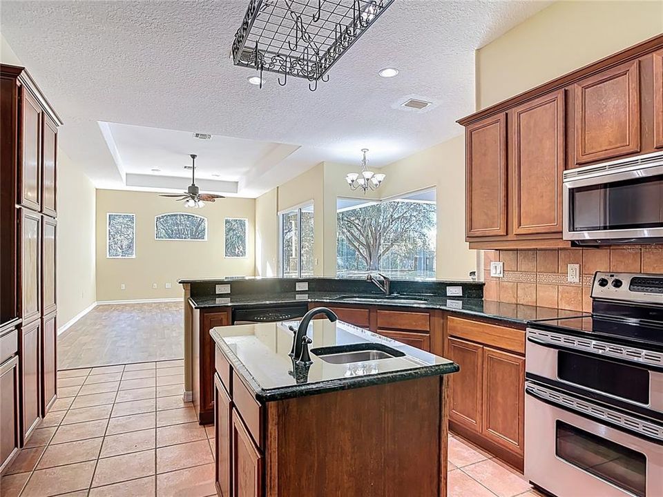 For Sale: $675,000 (3 beds, 2 baths, 2955 Square Feet)