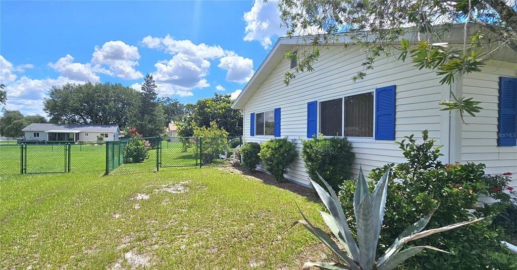For Sale: $169,500 (3 beds, 2 baths, 1060 Square Feet)