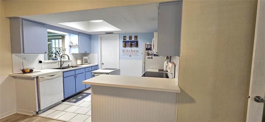 For Sale: $169,500 (3 beds, 2 baths, 1060 Square Feet)