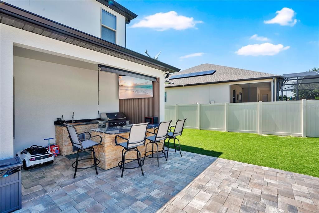 На продажу: $950,000 (6 спален, 4 ванн, 4590 Квадратных фут)