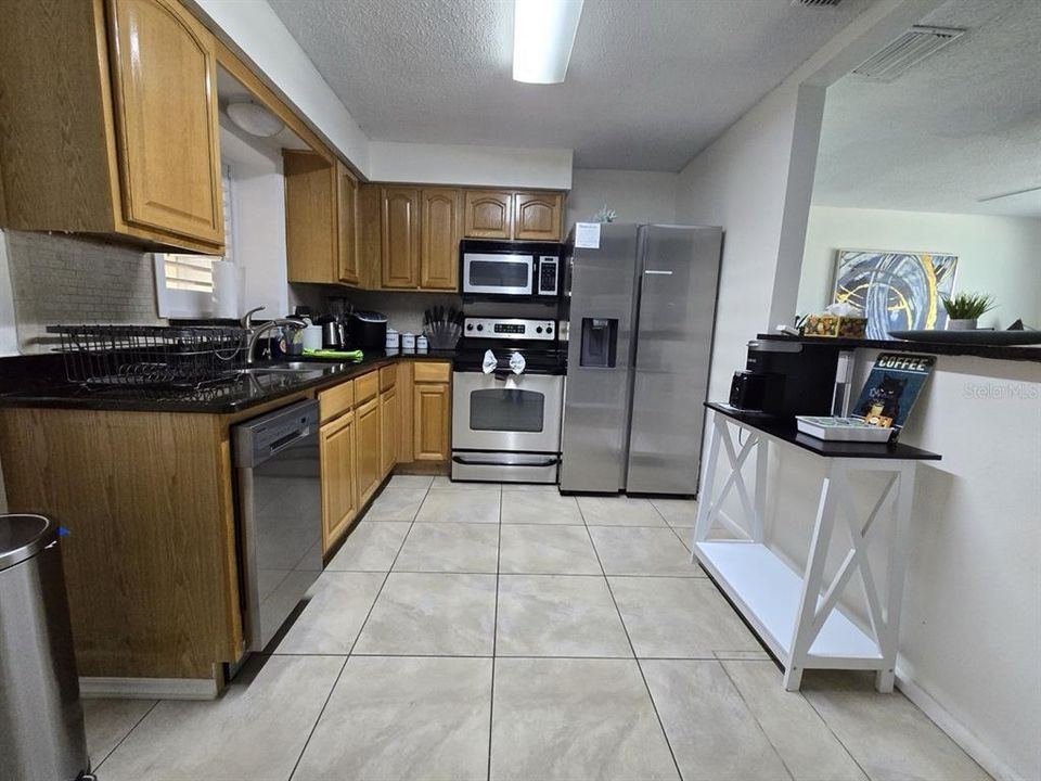 На продажу: $399,900 (3 спален, 2 ванн, 1103 Квадратных фут)
