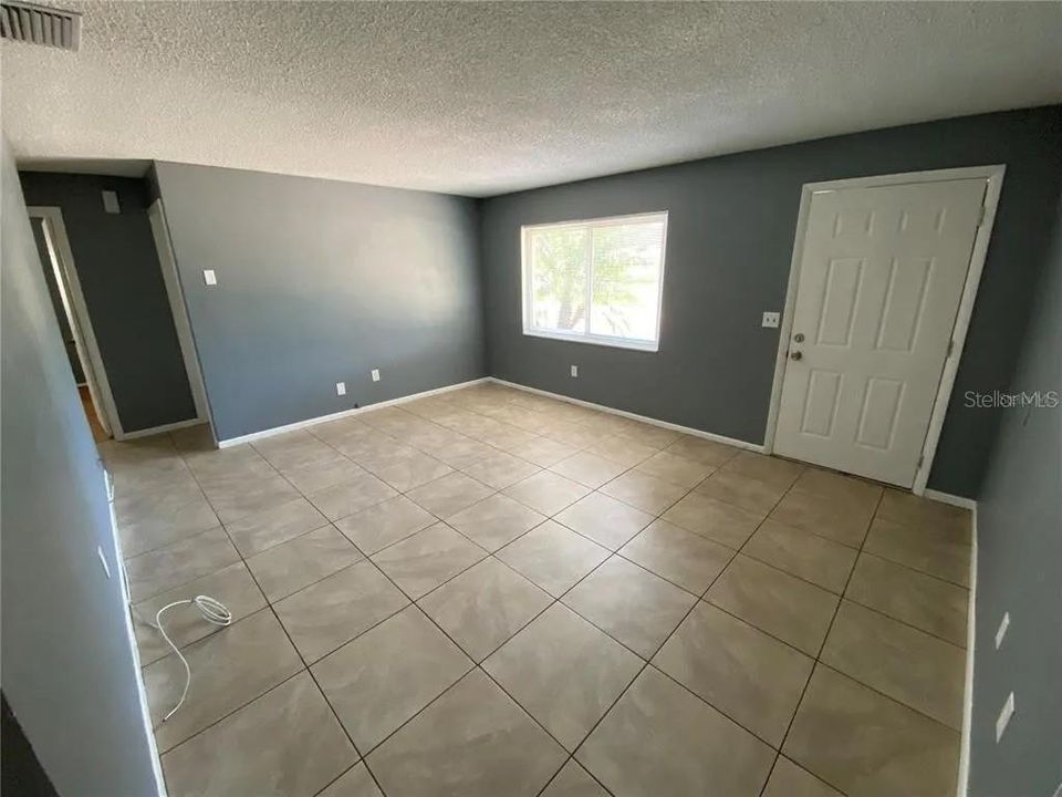 На продажу: $399,900 (3 спален, 2 ванн, 1103 Квадратных фут)