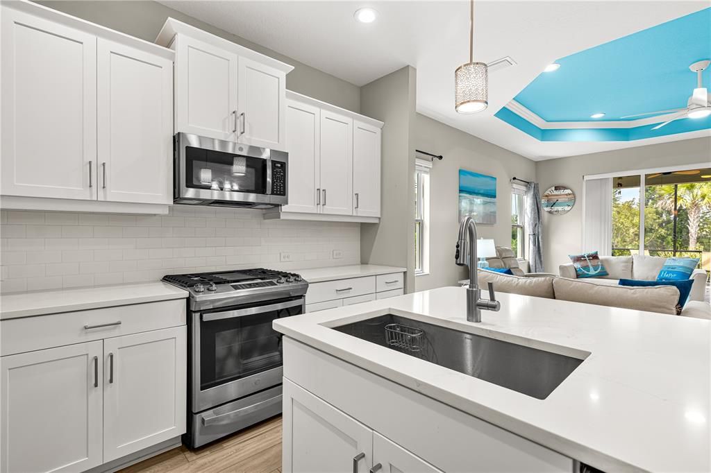 For Sale: $420,000 (2 beds, 2 baths, 1527 Square Feet)