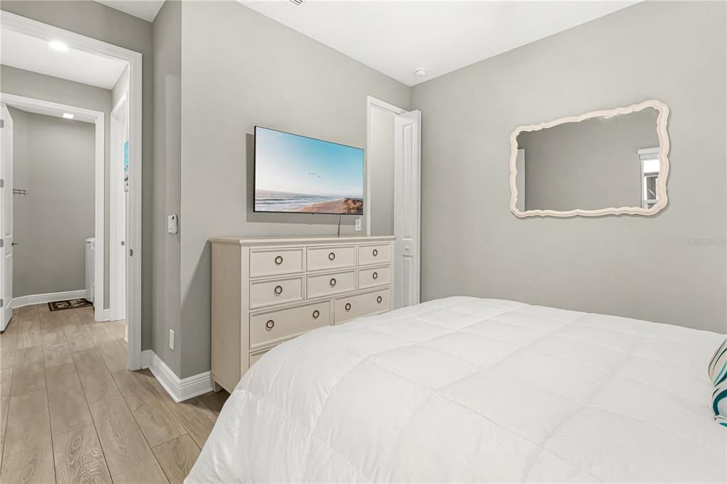 For Sale: $420,000 (2 beds, 2 baths, 1527 Square Feet)
