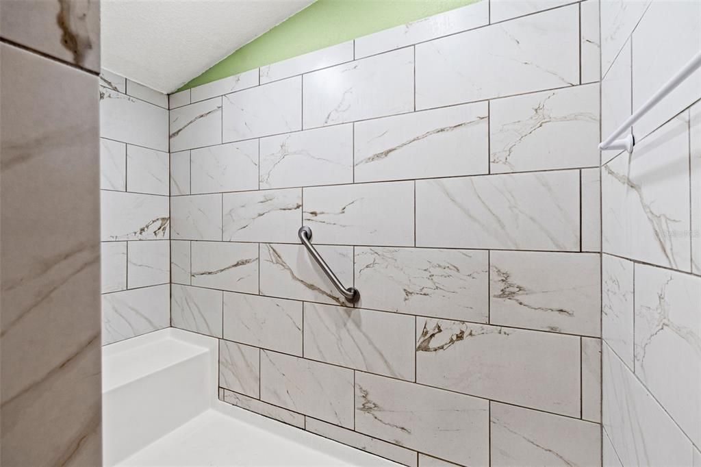 На продажу: $279,900 (3 спален, 2 ванн, 1636 Квадратных фут)