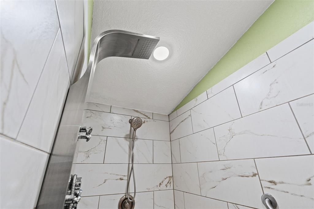 На продажу: $279,900 (3 спален, 2 ванн, 1636 Квадратных фут)