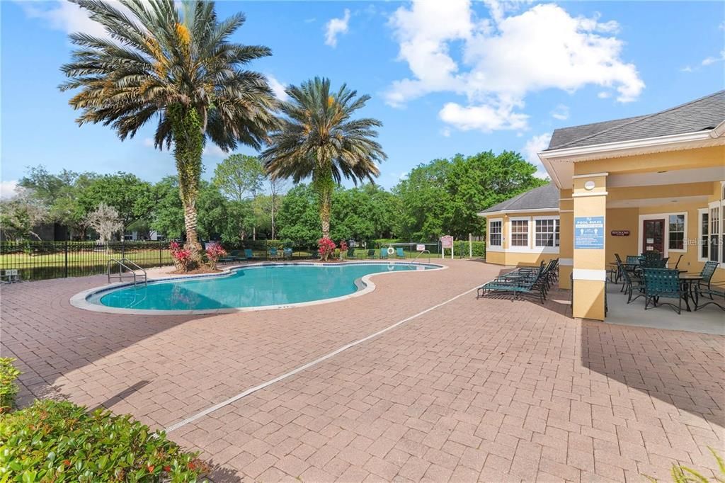 For Rent: $1,350 (1 beds, 1 baths, 716 Square Feet)