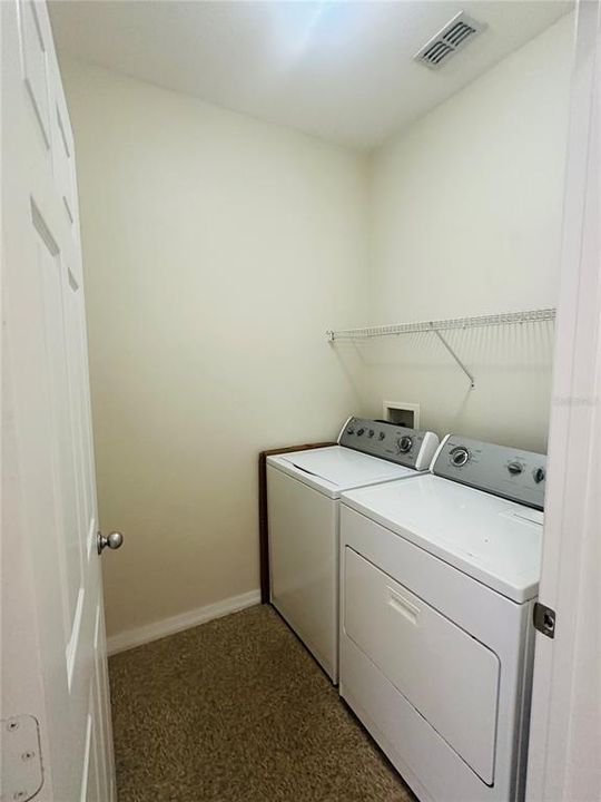 For Rent: $1,350 (1 beds, 1 baths, 716 Square Feet)