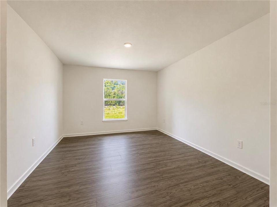 For Sale: $343,990 (4 beds, 3 baths, 2174 Square Feet)