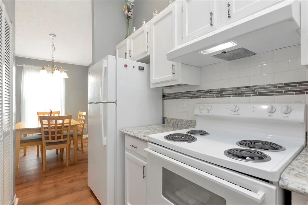 На продажу: $260,000 (2 спален, 2 ванн, 1006 Квадратных фут)