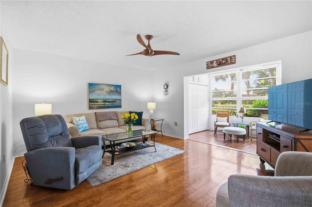 For Sale: $210,000 (2 beds, 2 baths, 1235 Square Feet)