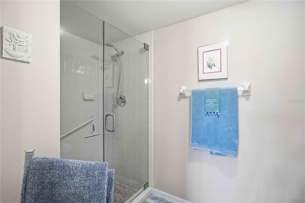 For Sale: $210,000 (2 beds, 2 baths, 1235 Square Feet)