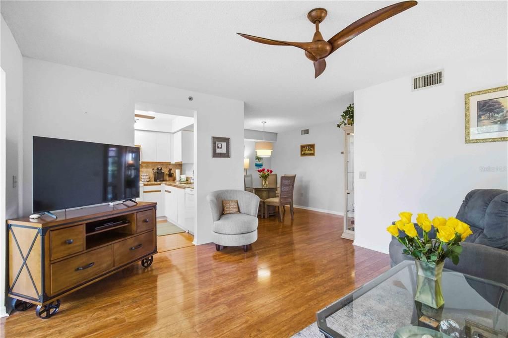 For Sale: $210,000 (2 beds, 2 baths, 1235 Square Feet)