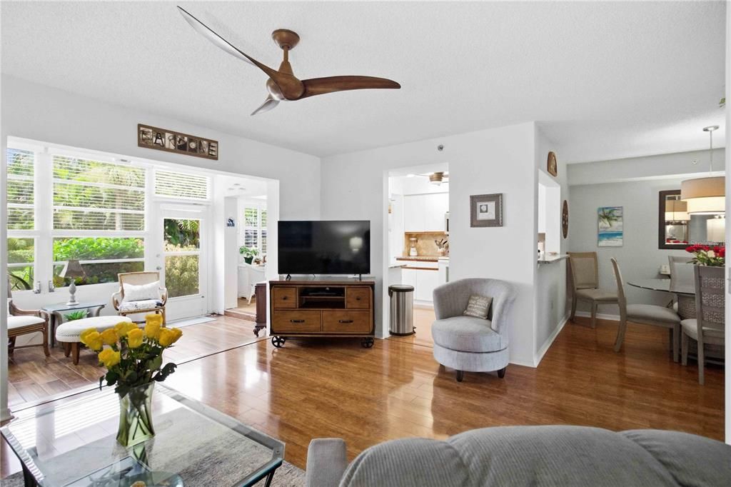 For Sale: $210,000 (2 beds, 2 baths, 1235 Square Feet)