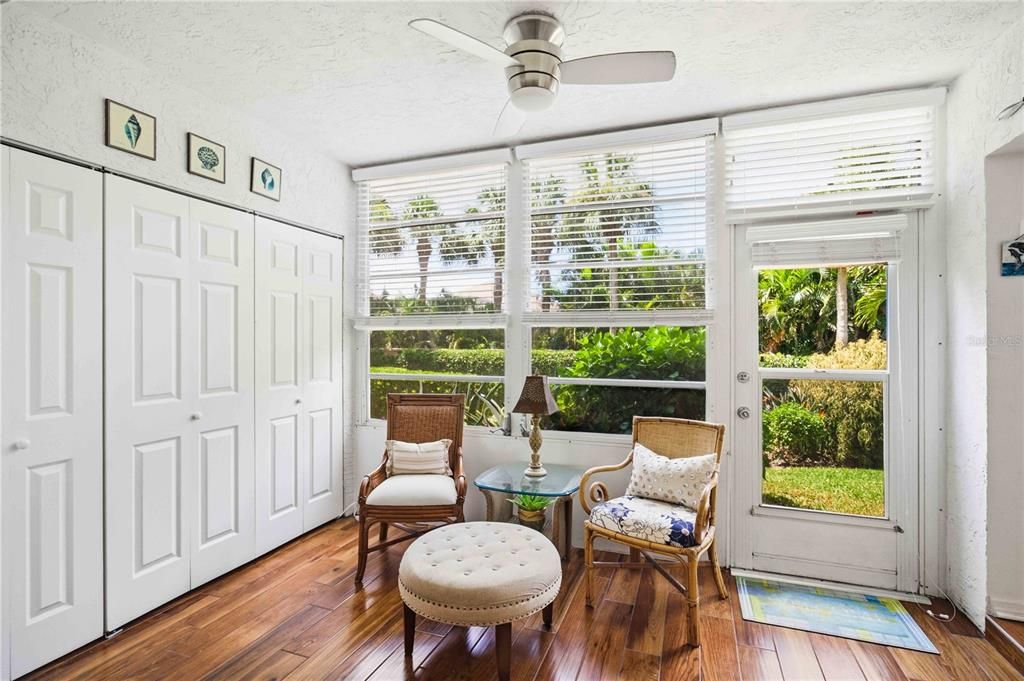 For Sale: $210,000 (2 beds, 2 baths, 1235 Square Feet)