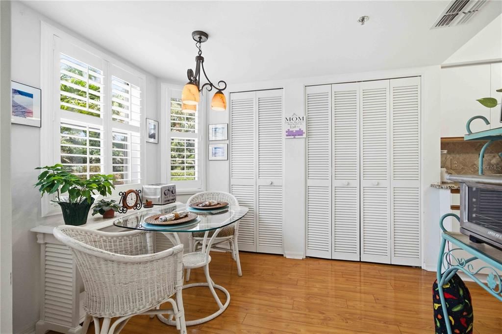 For Sale: $210,000 (2 beds, 2 baths, 1235 Square Feet)