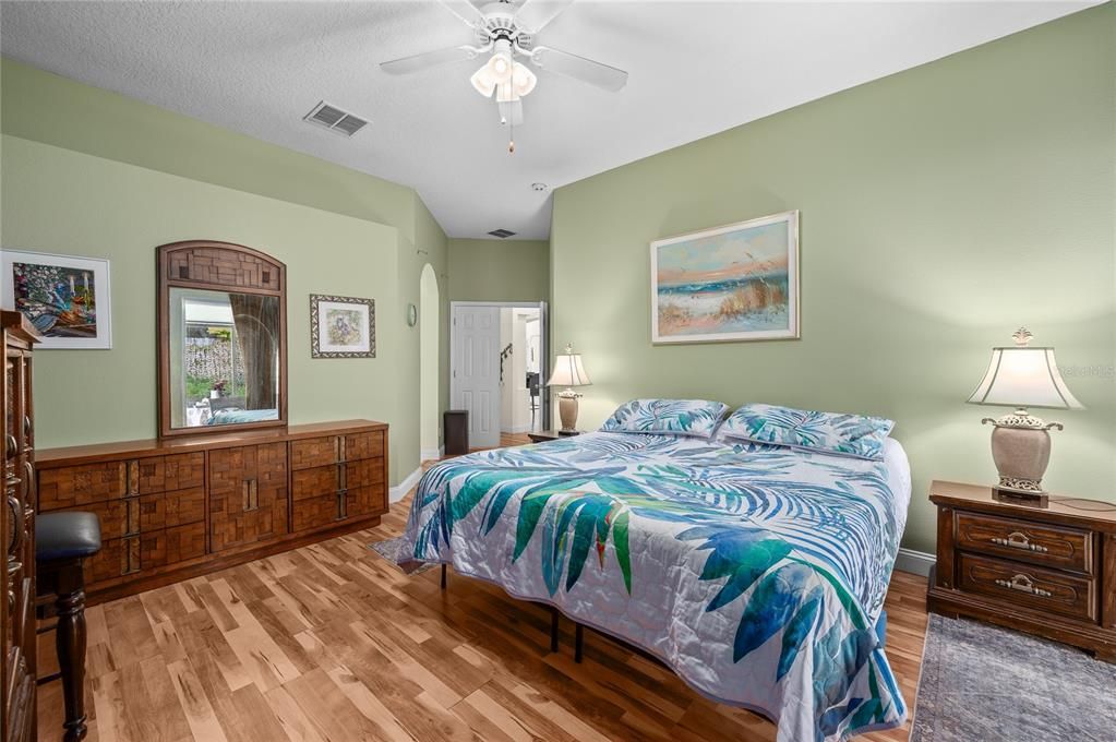 For Sale: $475,000 (4 beds, 2 baths, 2325 Square Feet)