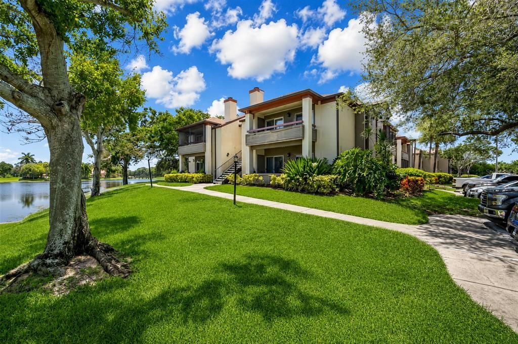 For Rent: $1,485 (1 beds, 1 baths, 742 Square Feet)