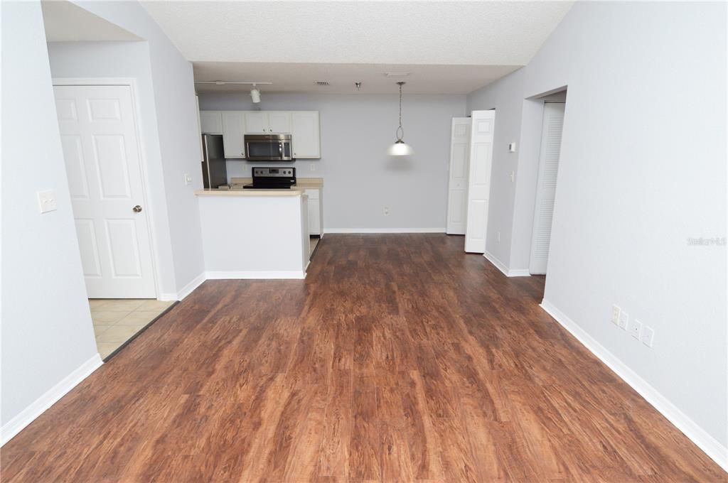 For Rent: $1,485 (1 beds, 1 baths, 742 Square Feet)