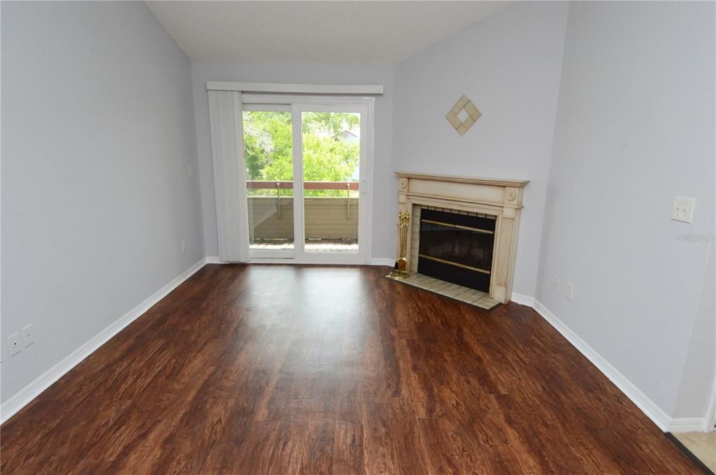 For Rent: $1,485 (1 beds, 1 baths, 742 Square Feet)