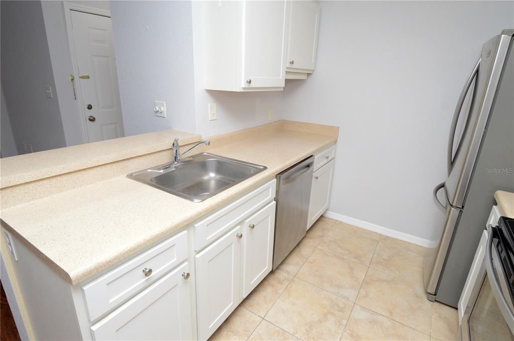 For Rent: $1,485 (1 beds, 1 baths, 742 Square Feet)