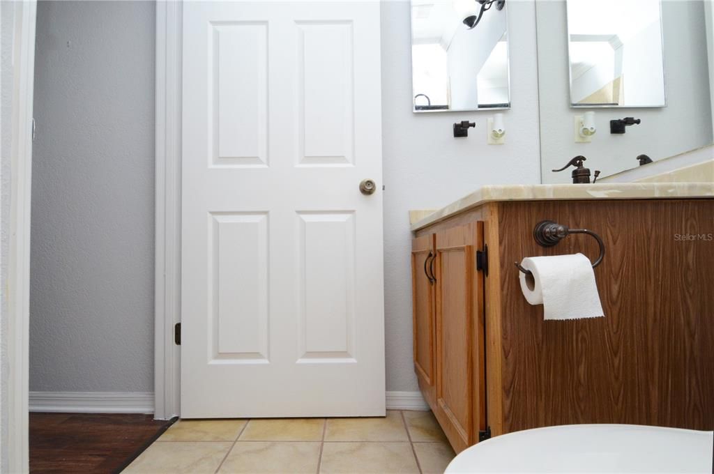 For Rent: $1,485 (1 beds, 1 baths, 742 Square Feet)