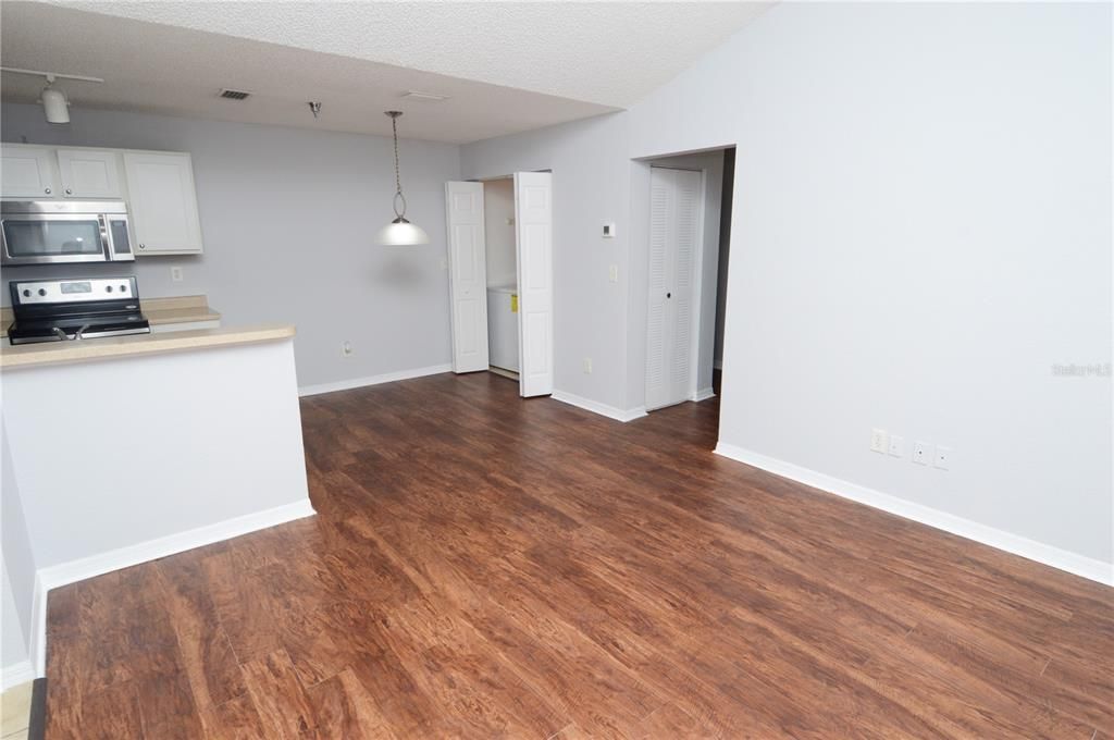 For Rent: $1,485 (1 beds, 1 baths, 742 Square Feet)