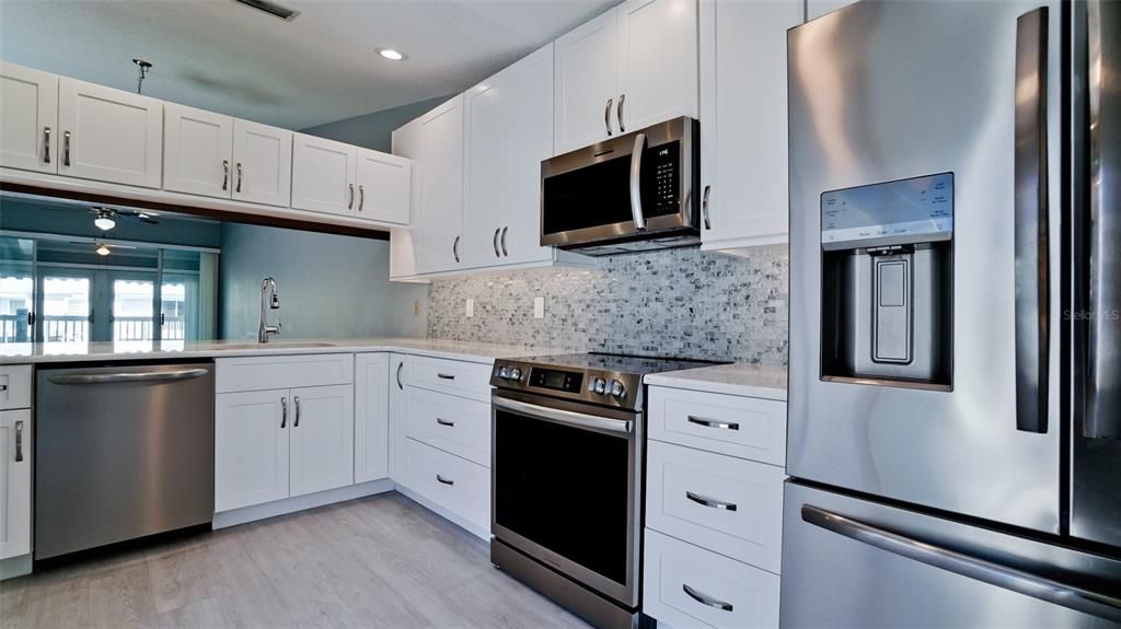 For Sale: $345,000 (2 beds, 2 baths, 1368 Square Feet)