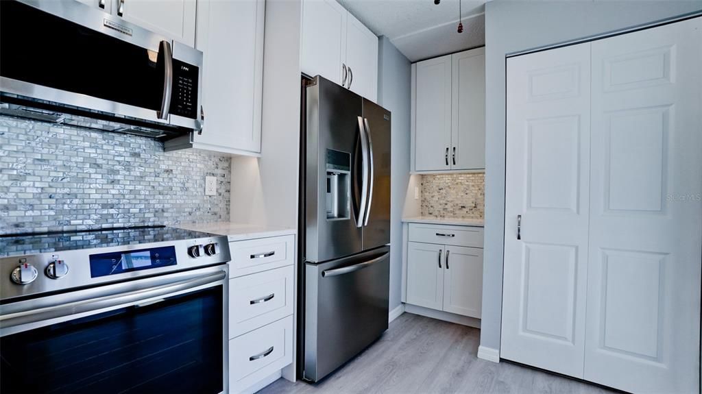 For Sale: $345,000 (2 beds, 2 baths, 1368 Square Feet)