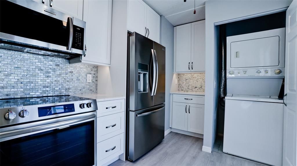 For Sale: $345,000 (2 beds, 2 baths, 1368 Square Feet)
