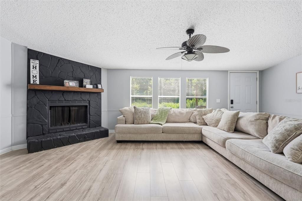 For Sale: $435,000 (4 beds, 2 baths, 2313 Square Feet)