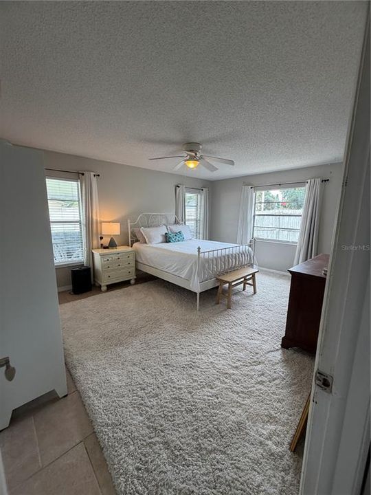 For Sale: $424,000 (2 beds, 2 baths, 1078 Square Feet)